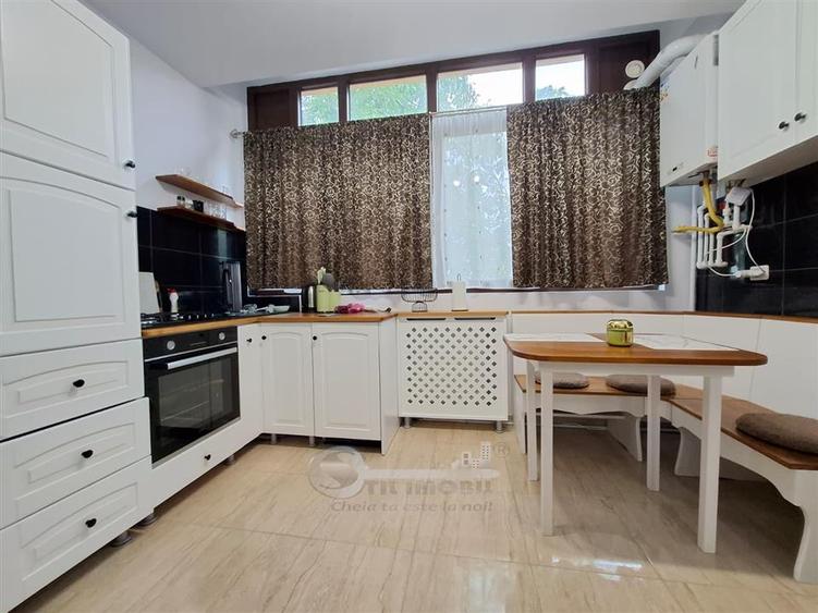 Apartament cu 3 camere decomandat, mobilat în Cug