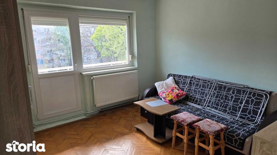 Proprietar,inchiriez apartament doua camere decomandat - 1