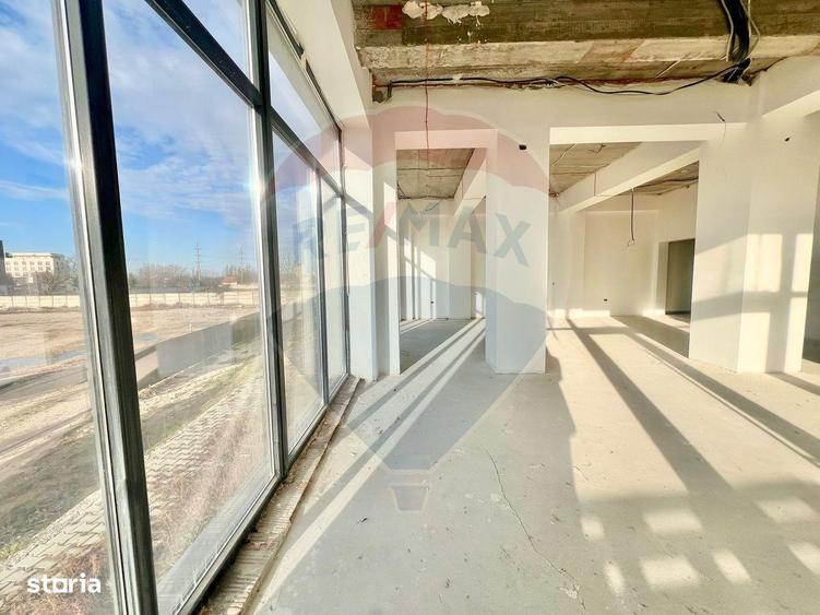 De vanzare spa?iu comercial 75,4mp, str Rapsodiei langa BBSO - 8