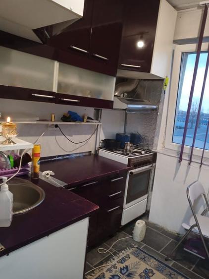 Ofer spre inchiriere garsoniera etaj 4/4 - 2