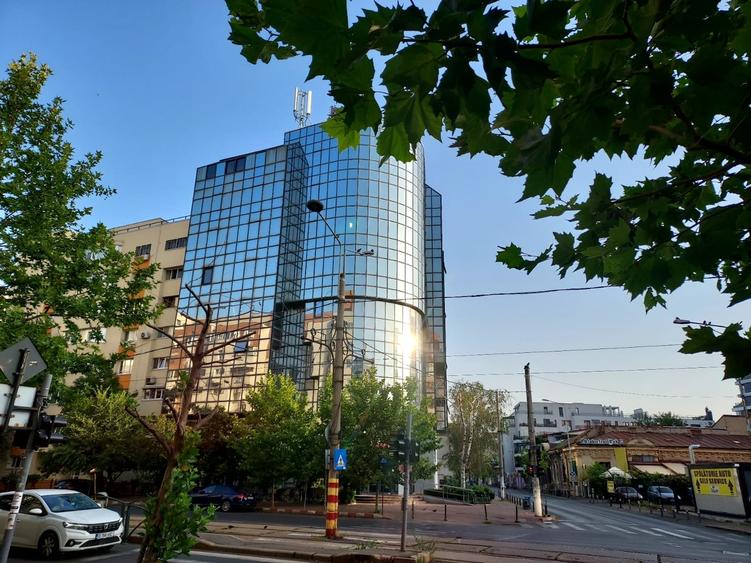 SPATIU COMERCIAL-CLINICA MEDICALA-490 MP,3 INTRARI,IDEAL INVESTITIE,1450000 EURO - 17