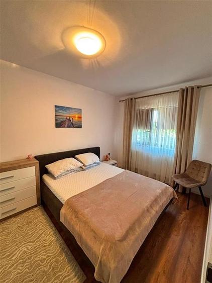 Casă cu 4 camere cu Teren 480 Mp în Valea Adâncă