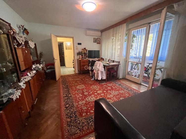 Apartament cu 3 camere semidecomandat în Baba Novac