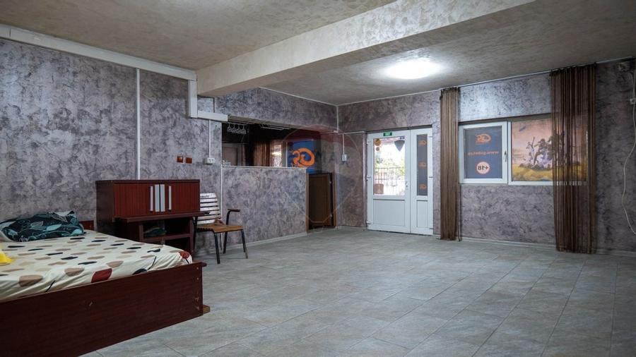 Vânzare imobil cu funcțiune mixtă casa si restaurant - Ungureni - DB - 7