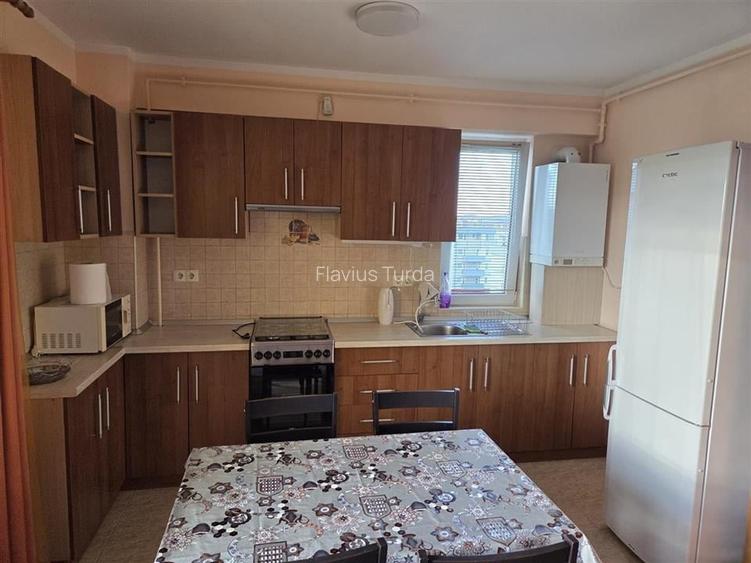 Apartament 3 camere balcon zona Turnisor