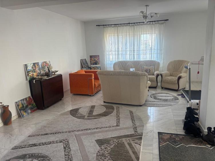 Casa cu 7 camere in zona Tatarasi - Ciurchi - 2