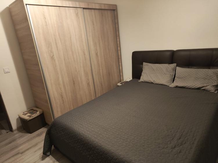 Vând apartament etaj 1 - 6