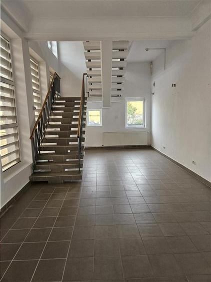 Spatiu Industrial - 3500 mp - Productie - Depozitare - Office - 30