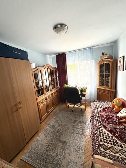 Apartament cu 3 camere, mobilat în Central