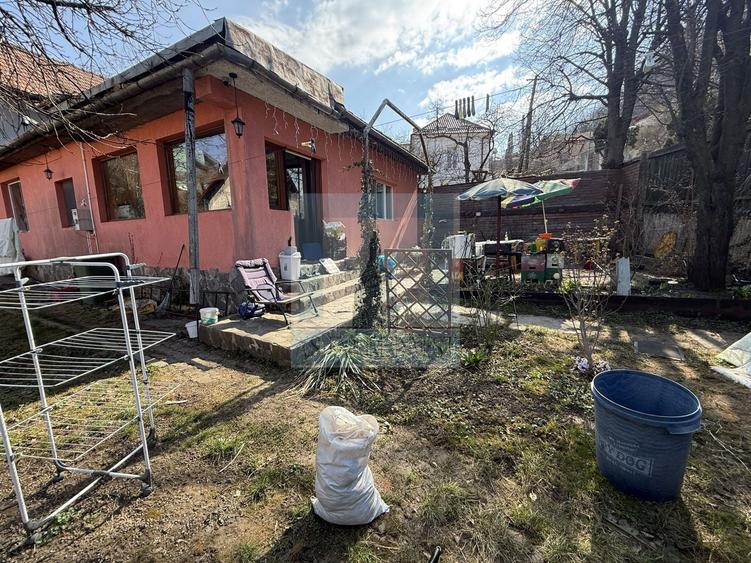 Apartament 3 camere,82 mp utili, la casa, singur in curte-zona Central - 1