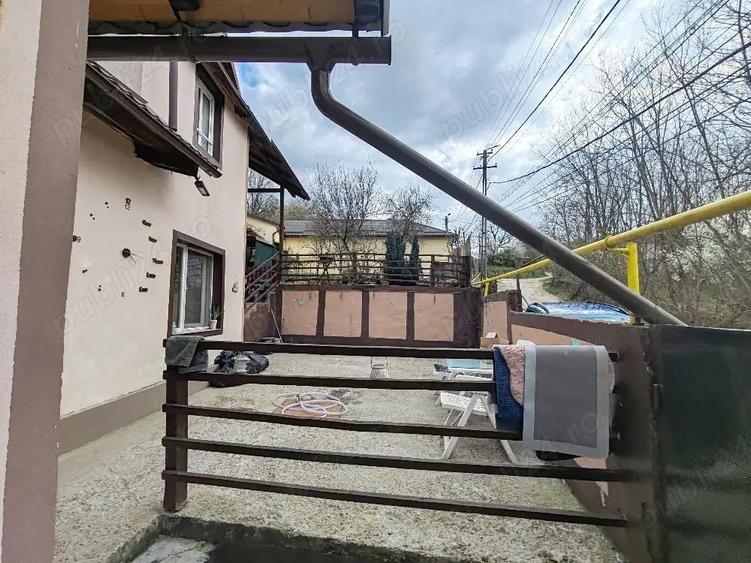 Vand Casa in Boc?a zona centrala - 1