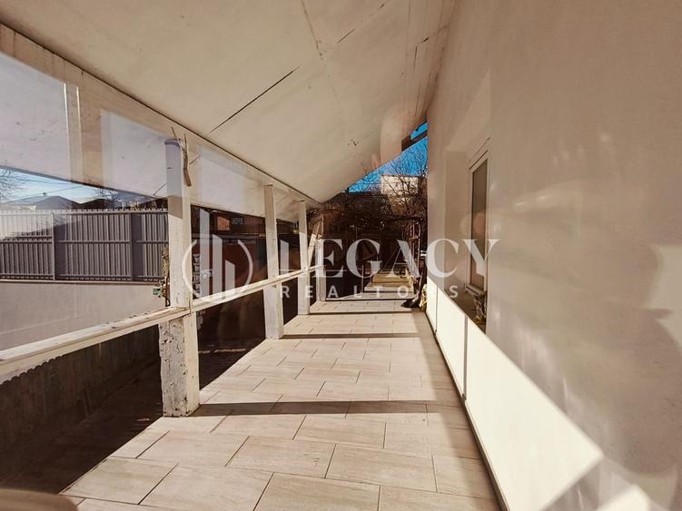 Casă individuală cu 10 camere cu Canalizare în Rediu