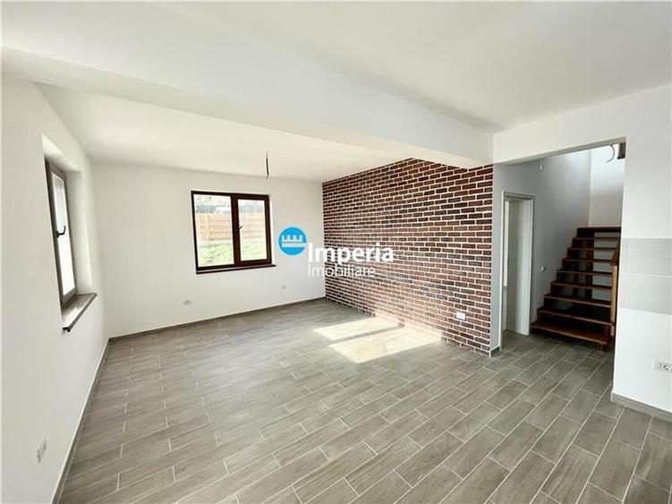 Casa 5 cam cu 500 teren, Miroslava Balciu, 1 km de Primarie - 2