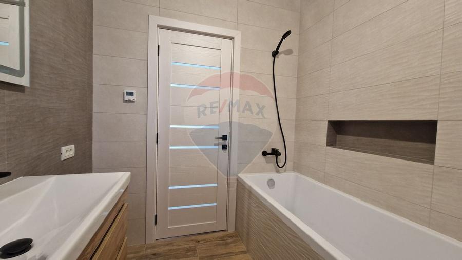 Casă / Vilă cu 3 camere de vânzare Ciocanesti - 9