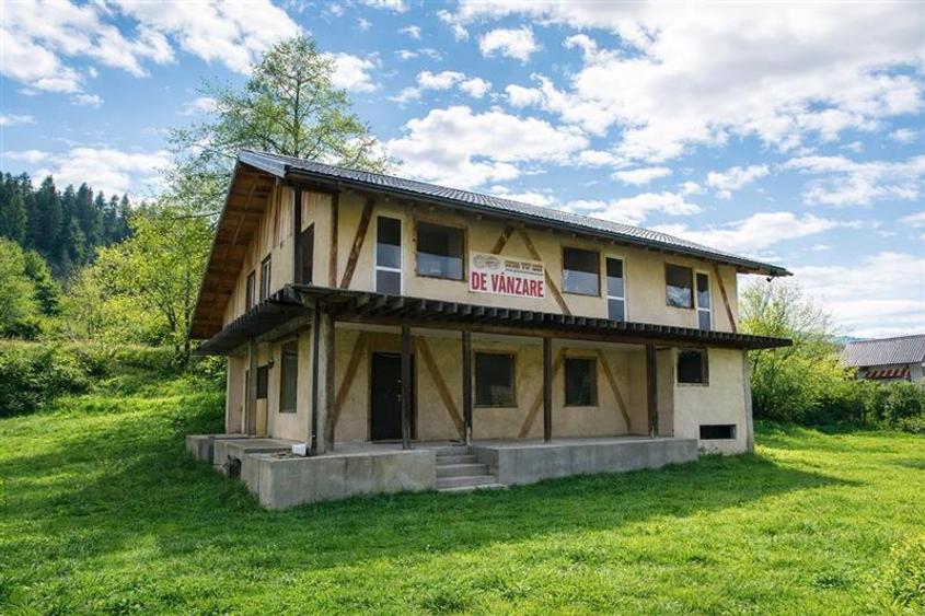 FILM! Constructie rustica tip Casa Verde, cu parau si panorama impresionanta, Mo - 4