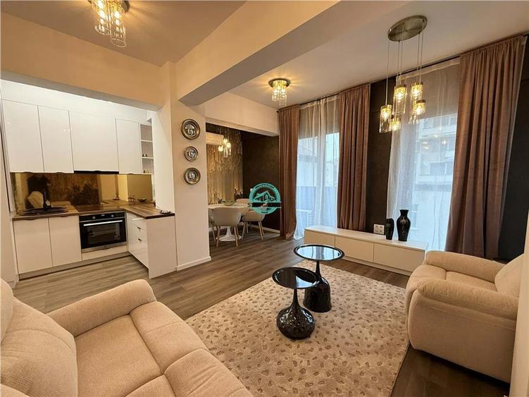 Inchiriez apartament cu 3 camere, mobilat si utilat lux, zona ultracentrala ! - 1