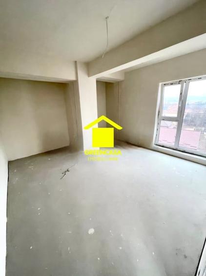 Apartament cu 3 camere semidecomandat în Mărăști — fotografia 1