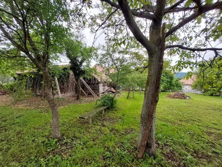 PF vand casa in loc. Moldovenesti, teren 1053mp - 2