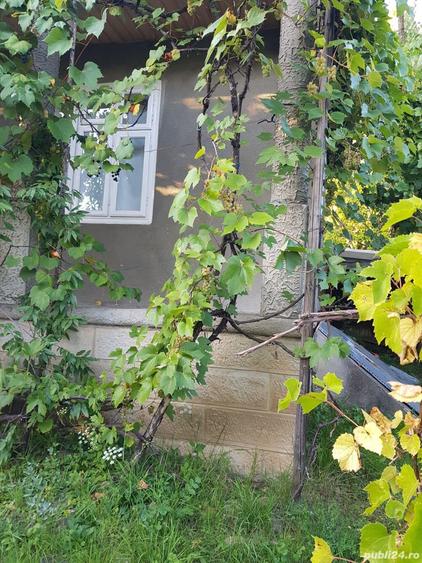 Casa ?i teren de vanzare - 1