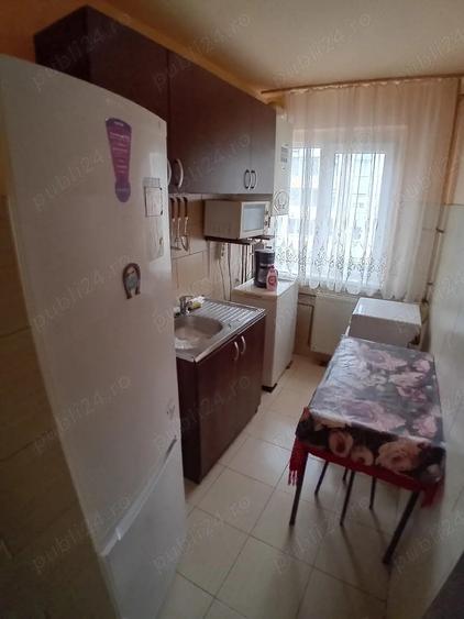 Inchiriez apartament - 2