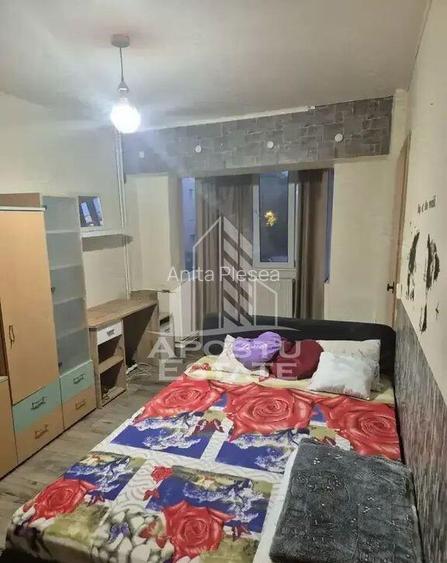 Apartament 1 camera,etaj 2,zona UMT