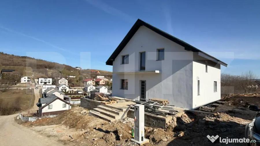 Vila spatioasa cu 3 dormitoare, 515 mp teren, cartierul Rasa - 7