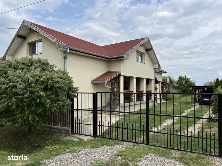 Casa cu 4 camere, teren de 1600mp - 6