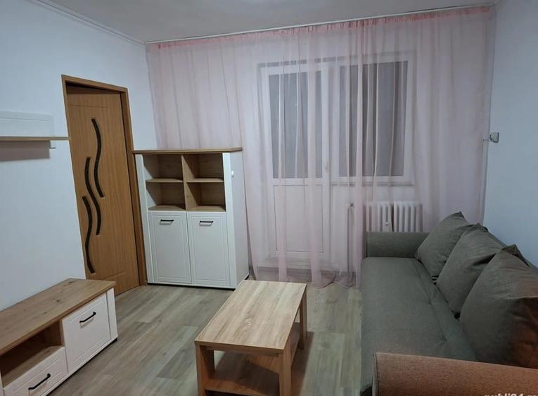 Apartament cu 2 camere, zona Podu Ros - 1