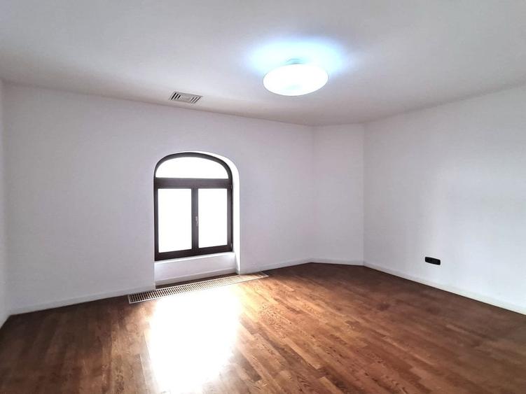 Vila interbelica - Universitate - Destinatii multiple - 10