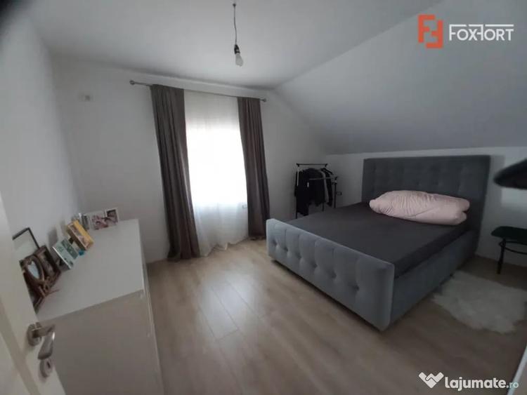 Casă cu 5 camere cu Teren 487 Mp în Plopi