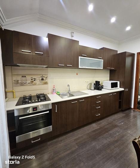 Apartament cu 3 camere decomandat în Orașul Nou
