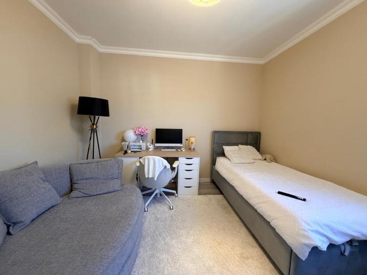 Casă cu 3 camere cu Teren 350 Mp în Central
