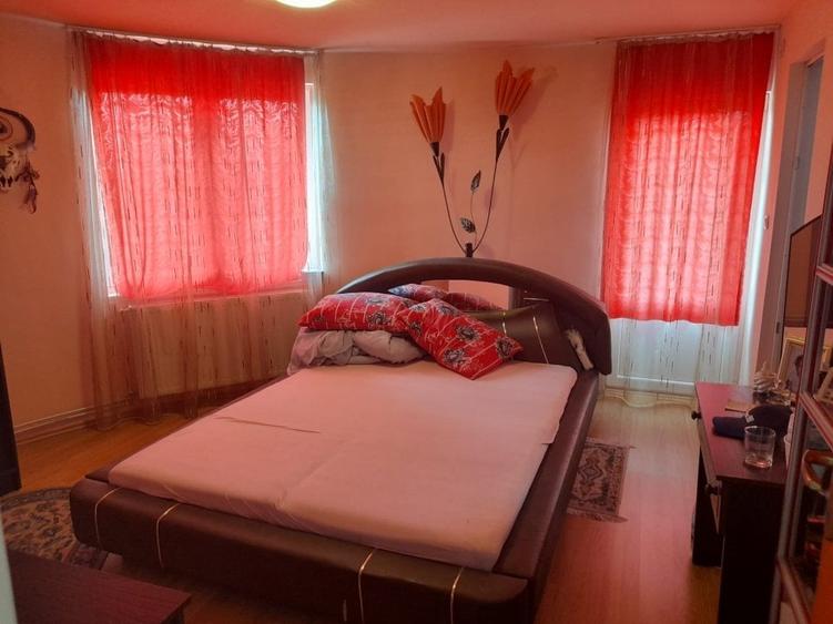 Casă individuală cu 5 camere cu Canalizare în Mureșeni