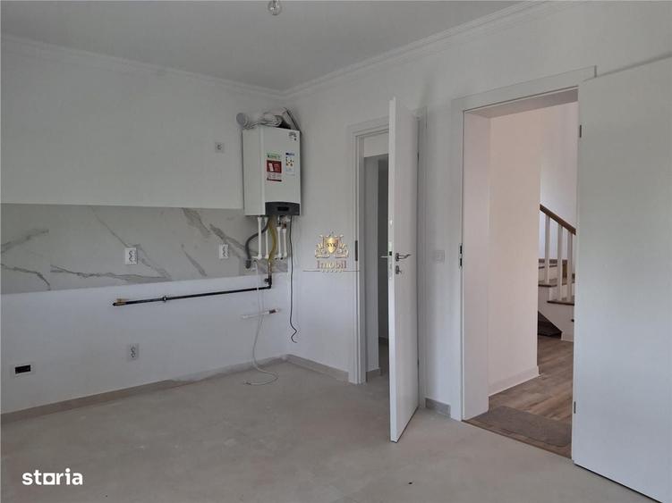 Casă cu 4 camere cu Teren 480 Mp în Bucium