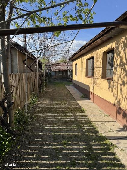 Casă cu 4 camere în Exterior Vest
