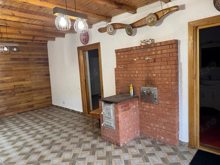 Casă cu 4 camere în Central