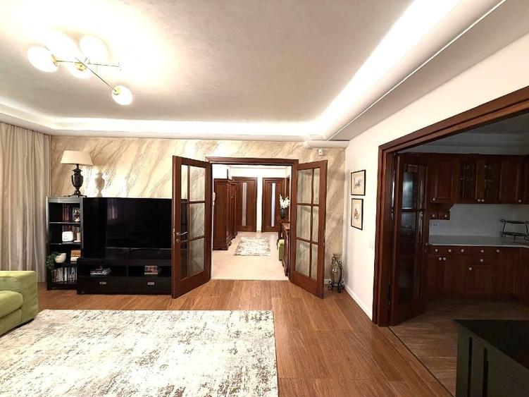 Apartament cu 3 camere decomandat, mobilat în Barbu Văcărescu