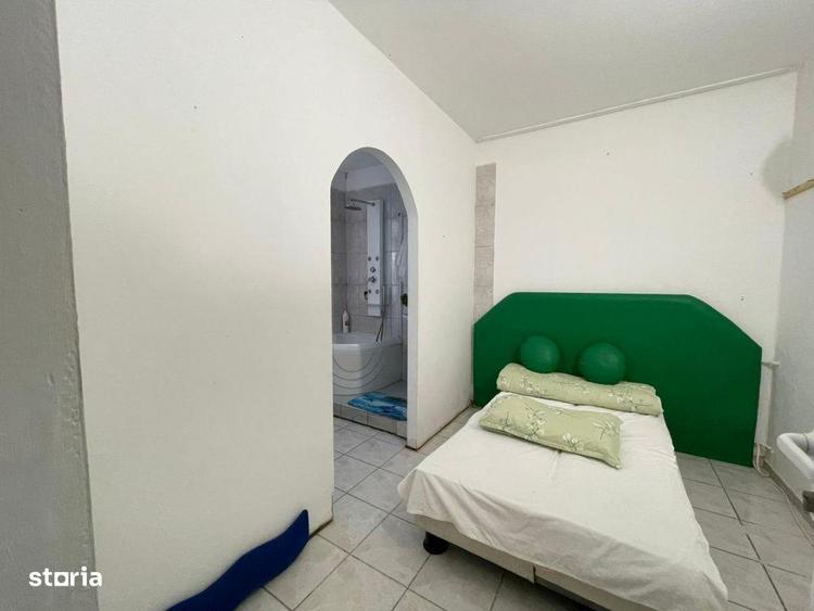Casă cu 9 camere cu Teren 550 Mp în Băneasa