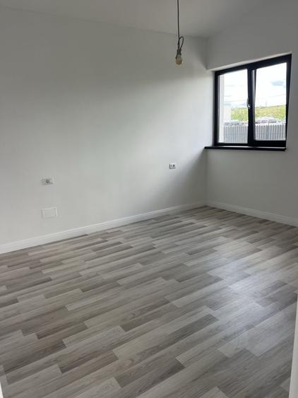 Casă cu 3 camere în Șimnicu de Jos
