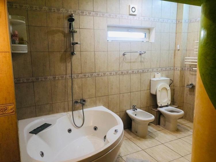 Casă individuală cu 2 camere cu Teren 15 Mp în Universitate