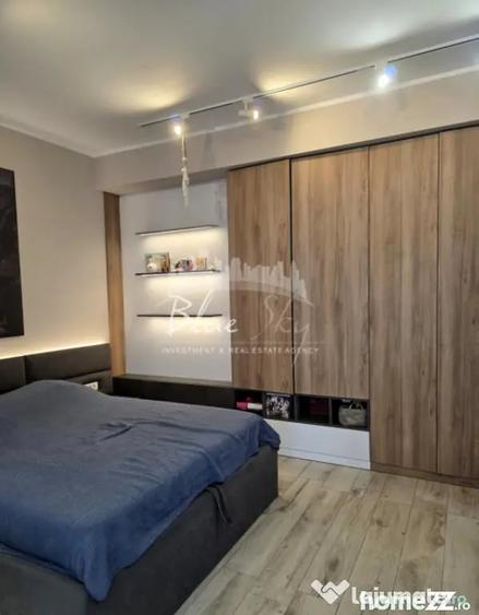Apartament cu 3 camere decomandat în Delfinariu