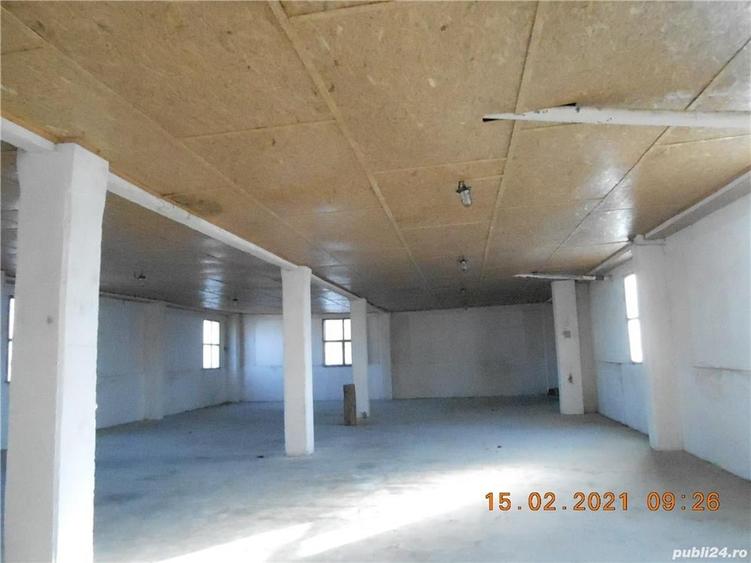 Spațiu comercial, de 800 mp, în Ineu