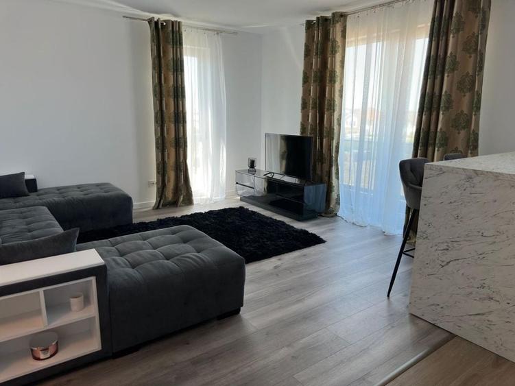 Apartament cu 2 camere decomandat în Exterior Vest