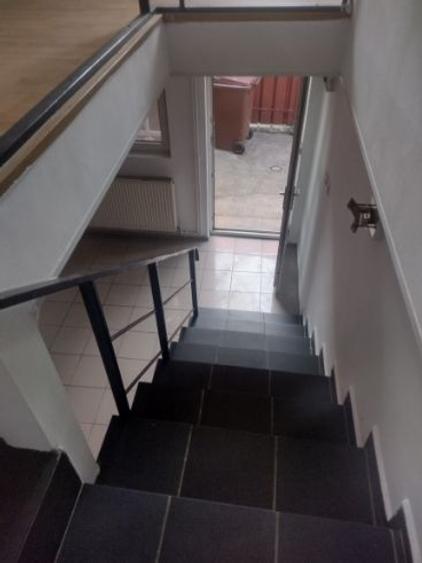 Casă cu 6 camere în București - 6