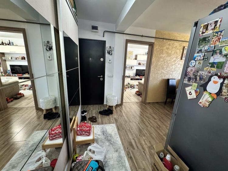 Apartament cu 2 camere decomandat, mobilat în Valea Rosie