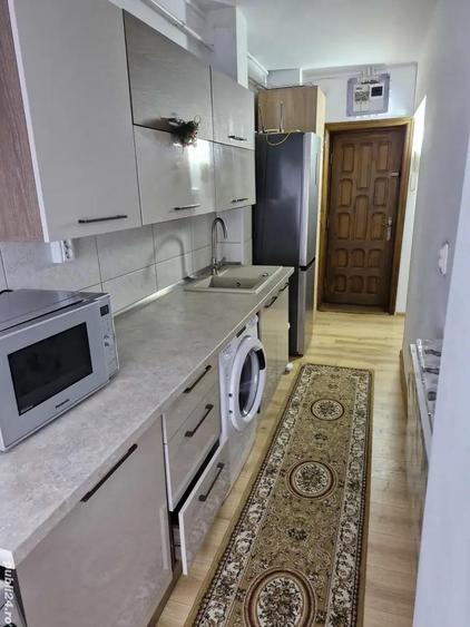 Ofer spre inchiriere garsoniera in Rm.sarat - 2