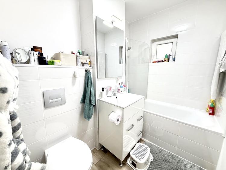 Apartament spatios, 3 camere, 70 mp utili - zona Aradului - 7