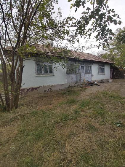 Vand casa si teren intravilan la Barajul Stanca- Coste?ti - 1