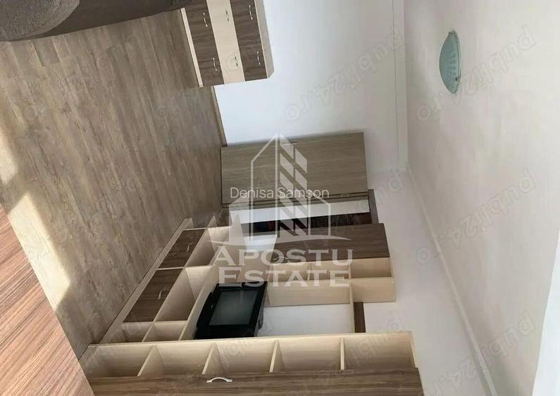 Apartament cu 3 camere , centrala proprie , in zona Circu... Apartament cu 3 camere , centrala proprie , in zona Circu...