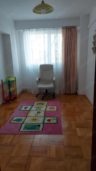 Proprietar, inchiriez apartament decomandat 80 mp, 3 camere, etaj 3, str Brailei, Micro 18, Galati - 7